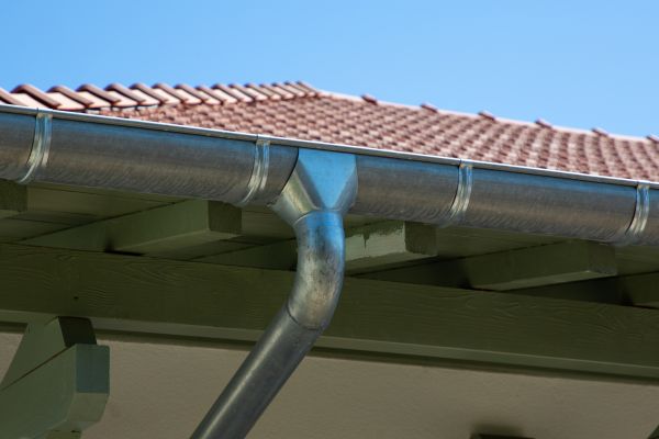 Eavestrough Repair in Winder